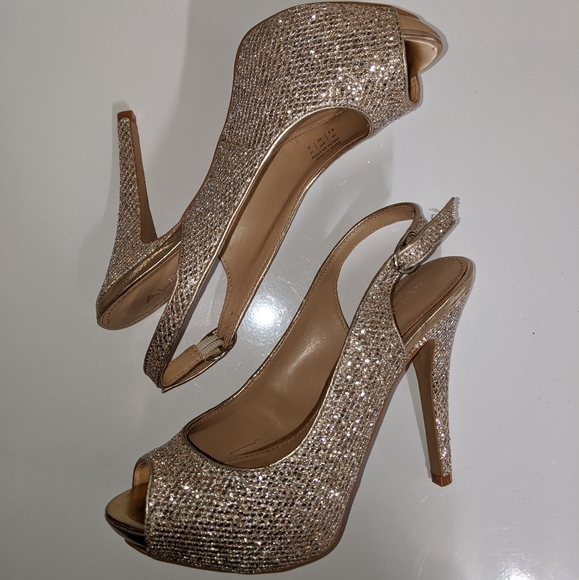 Gold Open Toe Pump Sandal, 8.5 from Aldo. - Picture 6 of 7